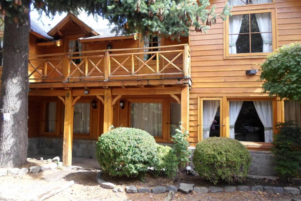 Apart Hotel Robles Del Sur San Martin de los Andes Exterior photo